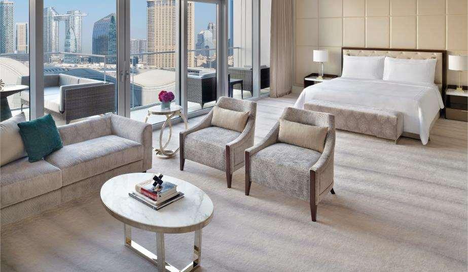فندق أدريس فاونتن فيوز دبي الغرفة الصورة A suite at the Ritz-Carlton, DIFC
