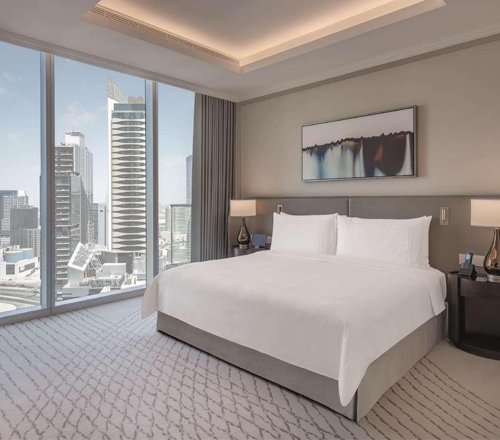 فندق أدريس فاونتن فيوز دبي الغرفة الصورة A bedroom at the hotel